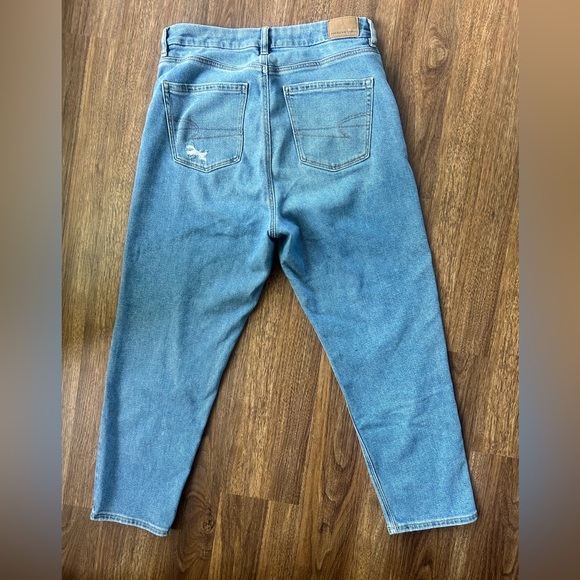 American Eagle Stretch Curvy Mom Jeans 8 Short EUC - Picture 2 of 14